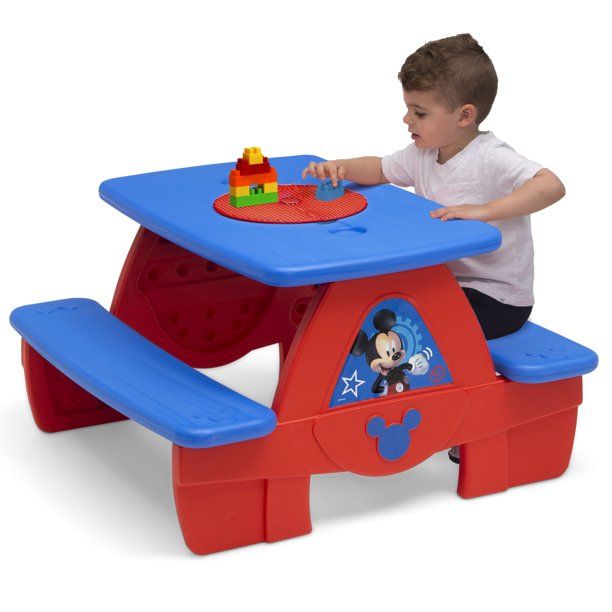 disney-minnie-mouse-4-ที่นั่งกิจ-โต๊ะปิกนิก-พร้อมกระดานสำหรับการสร้างและที่วางแก้วในตัวโดย-delta-children-ราคา-4-500-บาท