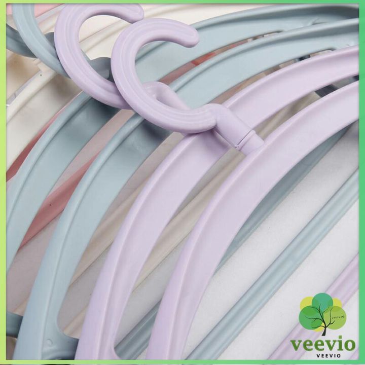 veevio-ไม้แขวนเสื้อพลาสติก-สำหรับแขวนเสื้อผ้าที่มีไหล่กว้าง-สีพาสเทล