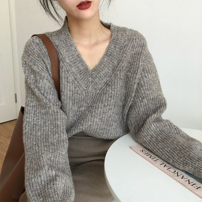 [Spot] Idle style V-neck pullover sweater womens loose autumn and winter Korean style 2023 new vintage sweater 2023