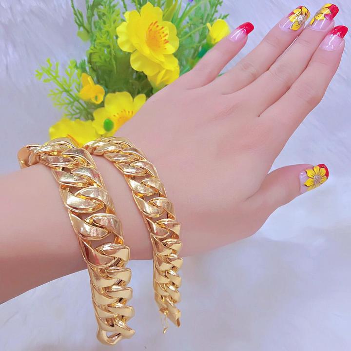Lắc tay nam nữ mạ vàng 18k là sản phẩm mang lại sự sang trọng và đẳng cấp cho người đeo trong năm