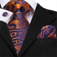 {EDDLYT} Hi-Tie Men Floral Ties Blue Silk Tie สำหรับงานแต่งงาน Paisley Neck Tie Set Pocket Square Cufflinks Gold Business Tie 150Cm SN-3534