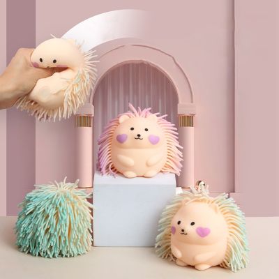 【CW】 1Pcs Fools Day Squeezing Hedgehog Dog Prank Vent for Adult Kids Rubber Stress Reliever