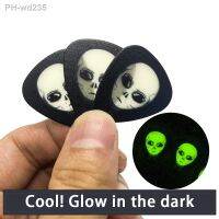 5pcs 0.71mm Luminous Guitar Picks Rock Alien Luminous Plectrum Celluloid Acoustic Electric Guitar Mediator Accessories