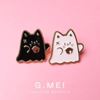 Hug Cat Brooch medal ins fashion personalized T-shirt creative decoration cute female badge cute bag accessories