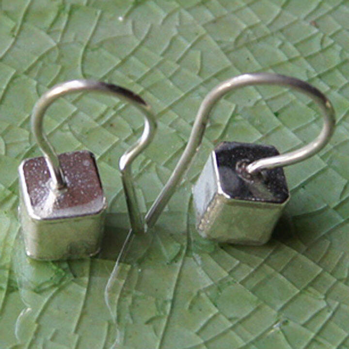 earrings-square-silver-karen-hill-tribe-a-valuable-gift-very-nice-ของขวัญล้ำค่าสวยงาม-ตำหูเงินกระเหรี่ยงทำจากมือชาวเขา-มีลวดลายเด่น