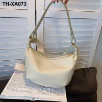 Simple fashion pure color alar commuter bag female bag 2023 summer new western style large capacity one shoulder aslant package