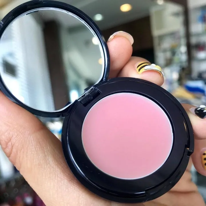 Estee Lauder Pure Color Envy Blooming Lip Balm 1.6g. Lazada.co.th