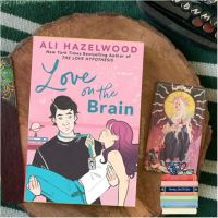 เพื่อคุณ หนังสืออังกฤษใหม่พร้อมส่ง Love on the Brain Paperback by Ali Hazelwood