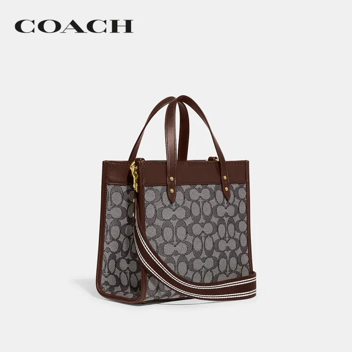 coach-กระเป๋าทรงสี่เหลี่ยมผู้หญิงรุ่น-field-tote-22-in-signature-jacquard-สีน้ำตาล-cd680-b4s0m