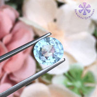 1.65 ct. พลอย อะความารีน (Natural Aquamarine)  สีฟ้าอ่อน รูปร่างไข่ พลอยมีขนาดเล็ก ภายในมีตำหนิเล็กน้อย พลอยดิบไม่มีการเผา พลอยแท้ธรรมชาติ