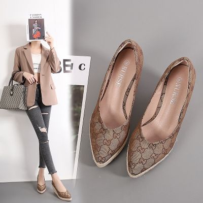 2023 shallow end of the spring and autumn period and the new thick wedge tines mouth with thick with single shoes since the bottom of the straw rope big yards of shoes woman