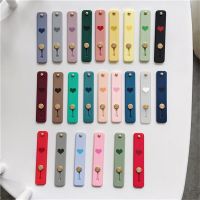 Candy color heart mobile phone case bracket wrist strap support push stretch silicone Wrist band hand finger grip holder Phone Charms