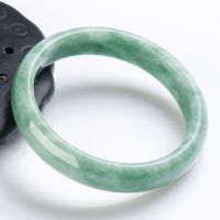 ？》：“： Natural Jadeite Jade Bangle Women Chinese Jades Stone Accessories Fashion Charm Jewellery Genuine Jades Bracelet Amulet Gifts