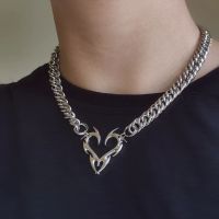 ใหม่เกาหลีแฟชั่น Punk Hollow Flame Love Heart จี้สร้อยคอผู้ชายผู้หญิง Minimalist Rock Choker สร้อยคอ Cool Y2k เครื่องประดับ