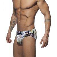 QUESHARK Printed Men Swim Briefs Low Waist Swim Trunks Pool Bathing Surfing Swimwear With Push Pad