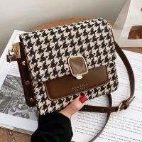 Female small bag is popular this year 2021 new autumn and winter joker ins small single shoulder slope small bread bag grid