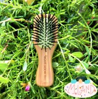 The Body Shop Bamboo Hairbrush / หวีไม้ไผ่ หวีเพื่อสุขภาพผม หวีแปรง