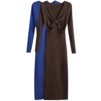 European and American style 2022 new autumn fashion trend womens V-neck slim long-sleeved knitted long dress 2 colors