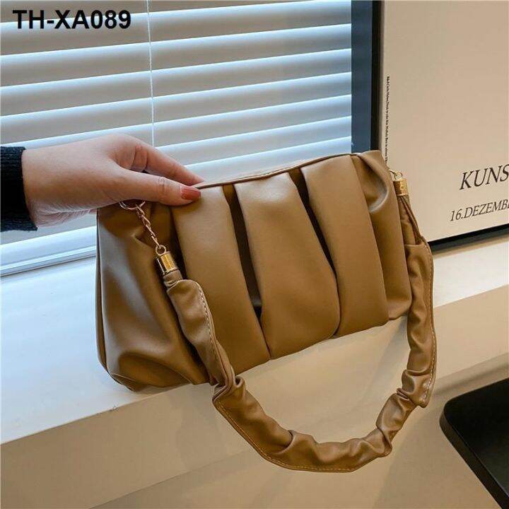 chun-xia-female-fashionable-western-style-new-bag-fold-clouds-package-joker-french-design-single-shoulder-alar-baochao-niche