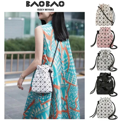 กระเป๋า baobao issey miyake Wring bucket bag shoulder crossbody bag ของใหม่ แท้100% กระเป๋าสะพายข้าง กระเป๋าผู้หญิง