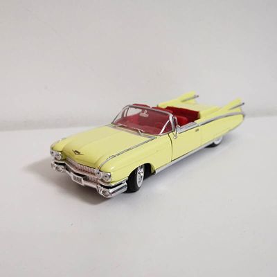 1/32อัลลอยด์แบบหล่อ Sigma Cadillac Kuning เช่าโมเดล Mainan Mobil Kemudi Klasik Koleksi Mainan Kendaraan