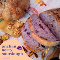 Nayimbakery Anchan Berry Sourdough น้ำหนัก 480g. ราคา 219 บ.