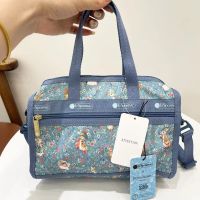 2023 Lesportsac New Cartoon Rabbit Garden กระเป๋าสะพายข้างกระเป๋าสะพายแบบพกพาอเนกประสงค์3547กระเป๋าหญิงลำลอง