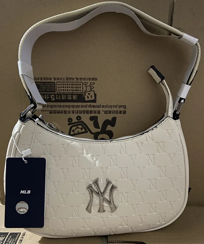 The Factory Produces The South Korean MLB Autumn New Embossed Underarm Bag  White Satchel Casual Ladies Hand Bill of Lading Shoulder Bag Replica -  China Replica Bag and Tote Bag price