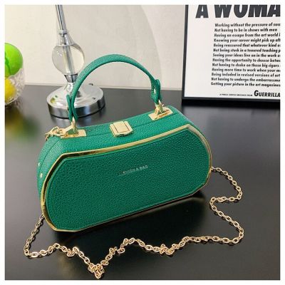 [Ready Stock] New Style Korean Version Ladies Messenger Bag Popular Small Female Trendy ins Chain Camera All-Match Fashionable Western Girl Portable