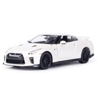 Bburago 1:24 2017 Nissan GT-R Sports Car Static Die Cast Vehicles Collectible Model Car Toys Die-Cast Vehicles