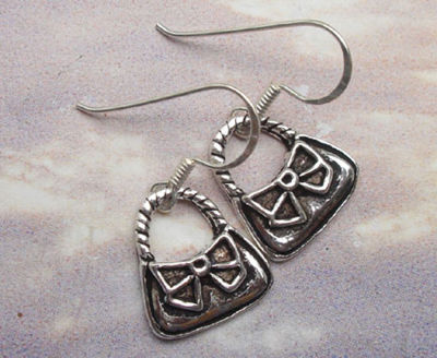 Thai design earrings bag sterling silver 925 ลวดลายไทย น่ารักวงกลมลวดลายไทยตำหูเงินสเตอรลิงซิลเวอรสวยของฝากที่มีคุณค่า ของขวัญชาวต่างชาติชอบมาก