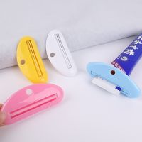 Plastic Tube SqueezerToothpaste Squeezer Holder Saving Cleansing Cream Toothpaste Dispenser Clips Bathroom Tools Accessories