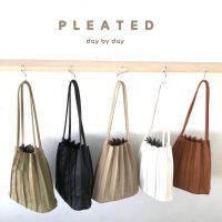 (ใส่โค้ด SEPDBD เหลือ 425) PLEATED BAG มินิมอลแบบมีดีเทลน่ารักๆที่ทรงจีบรอบใบ