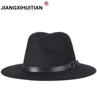 “{ --: Gratis Ongkir 2022ผู้ชายแฟชั่นใหม่ Fedoras หมวกแฟชั่นของผู้หญิงหมวกแนวแจ๊สฤดูร้อนฤดูใบไม้ผลิหมวกขนสัตว์ผสมสีดำหมวกลำลองกลางแจ้ง XXL