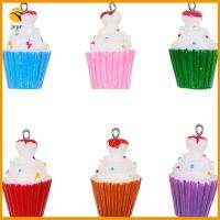 JEPR 30 Pcs เส้นผ่านศูนย์กลาง24มม. จี้เรซิ่น faux CUP cake พลาสติก imiated Food Charm พร้อมห่วง เรซิน รู: 2mm เครื่องรางเค้กหวานอาหารน่ารัก แข็งแรงและทนทาน ความยาว29มม. จี้เรซิ่น3D สีสันสดใสถ้วยหวานเค้กอาหาร Charm งานฝีมือดีไอวาย