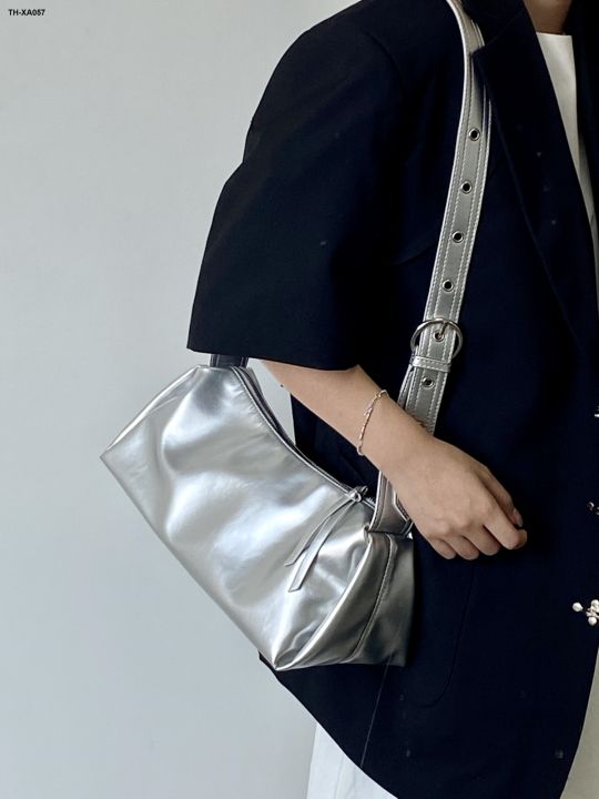 2023-niche-design-new-female-bag-silver-one-shoulder-leisure-senior-sense-of-texture-inclined