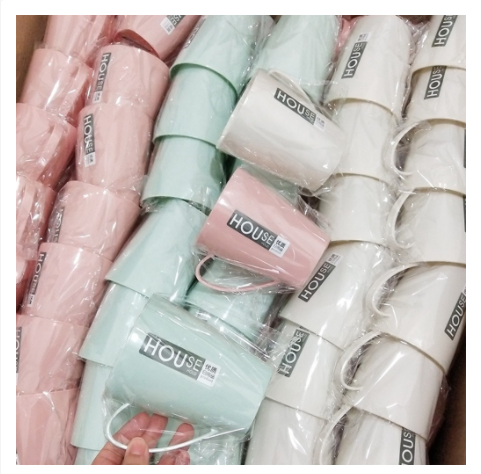 nqt84-แก้วน้ำพลาสติก-ขนาด-300ml-แก้วนํ้าแปรงฟัน-สีหวาน-สีพาทเทลสีเขียว-สีชมพู-สีครีม-มีหูจับ-แก้วพลาสติก-คละสี-1-ใบ