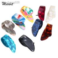 4pcs/Set Random Color Thumb Finger Guitar Picks Guitar Plectrums Sheath For Acoustic Electric Bass Guitar Wholesale Retail