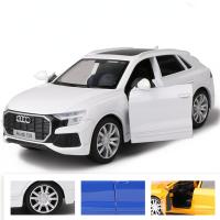 1:36 AUDI Q8รถ SUV รถโลหะผสมของเล่นโลหะจำลองรถโมเดลดึงถอยหลังของเล่นสำหรับ F165