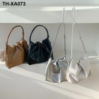 Bag is natural capacity of the fashion sense of the new 2023 senior niche tottenham commuter bag joker and single shoulder bag