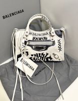 กระเป๋าหนังสีขาวbalenciaga New Balenciaga mini city graffiti classic B-325 งานแท้ ส่งฟรี