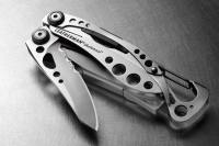 Leatherman Skeletool Multi-tools 7 Tools in 1 เครื่องมืออเนกประสงค์ น้ำๅหนักเบา ขนาดเล็ก พกพาง่าย by Jeep Camping