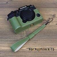 เคสกล้องหนัง PU แบบครึ่งตัวสำหรับ Fujifilm X-T5ด้านล่างเครื่องป้องกันฐานการเปิดแบตเตอรี่พร้อมสายคล้องข้อมือป้องกันการสูญหาย