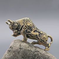 Mini Brass Wealth Bull Figurine Pendant Vintage Feng Shui Ornament Metal Animal Statue for Home Desktop Decoration DIY Key Chain