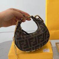 Ladies Printed Crescent Bag Fend.iˉHandbag Chain Crossbody Underarm With Box 77221010