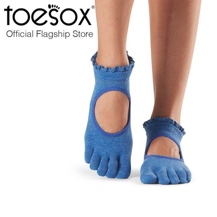 ToeSox โทซอคส์ ถุงเท้ากันลื่นแยกนิ้วแองเคิล รุ่น Bella ปิดนิ้วเท้า