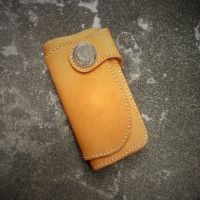 Genuine Cowhide Clutch Wallet
Brown Italy Style กระเป๋าหนังเเท้ ทรงยาว กระเป๋าสตางค์หนังวัวแท้ๆ หนังอย่างหนา ตามสไตล์เรดมูนอินตาลี
ดีไซน์เก๋ไม่เหมือนใคร เท่เเบบล้ำลึก
สวยงามมาก เท่ไม่เหมือนใครใบเดียวเอาอยู่