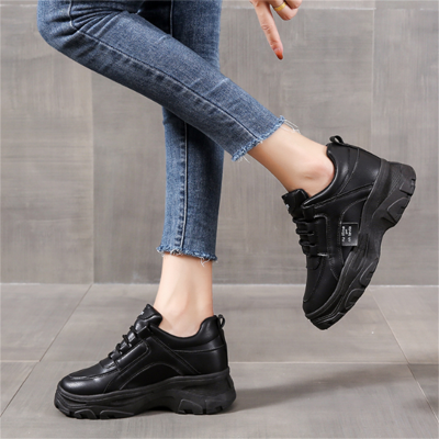 [ส่งเร็วพิเศษ!] รองเท้า ins เวอร์ชั่นเกาหลี นักเรียนหญิง รองเท้าผ้าใบ พื้นหนา เพิ่มความสูง รองเท้าลำลอง ฤดูใบไม้ผลิ ใหม่ รองเท้าระบายอากาศ（พรีออเดอร์）