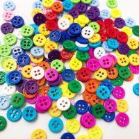 100pcs New 8mm 4 holes Plastic Button / Sewing lots Mix PT86 Haberdashery