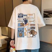 เสื้อยืด คอกลม พิมพ์ลายการ์ตูน ทรงหลวม ขนาดใหญ่ สไตล์ฮิปฮอป สตรีท เหมาะกับฤดูร้อน สําหรับผู้ชาย และผู้หญิง【M-8XL】